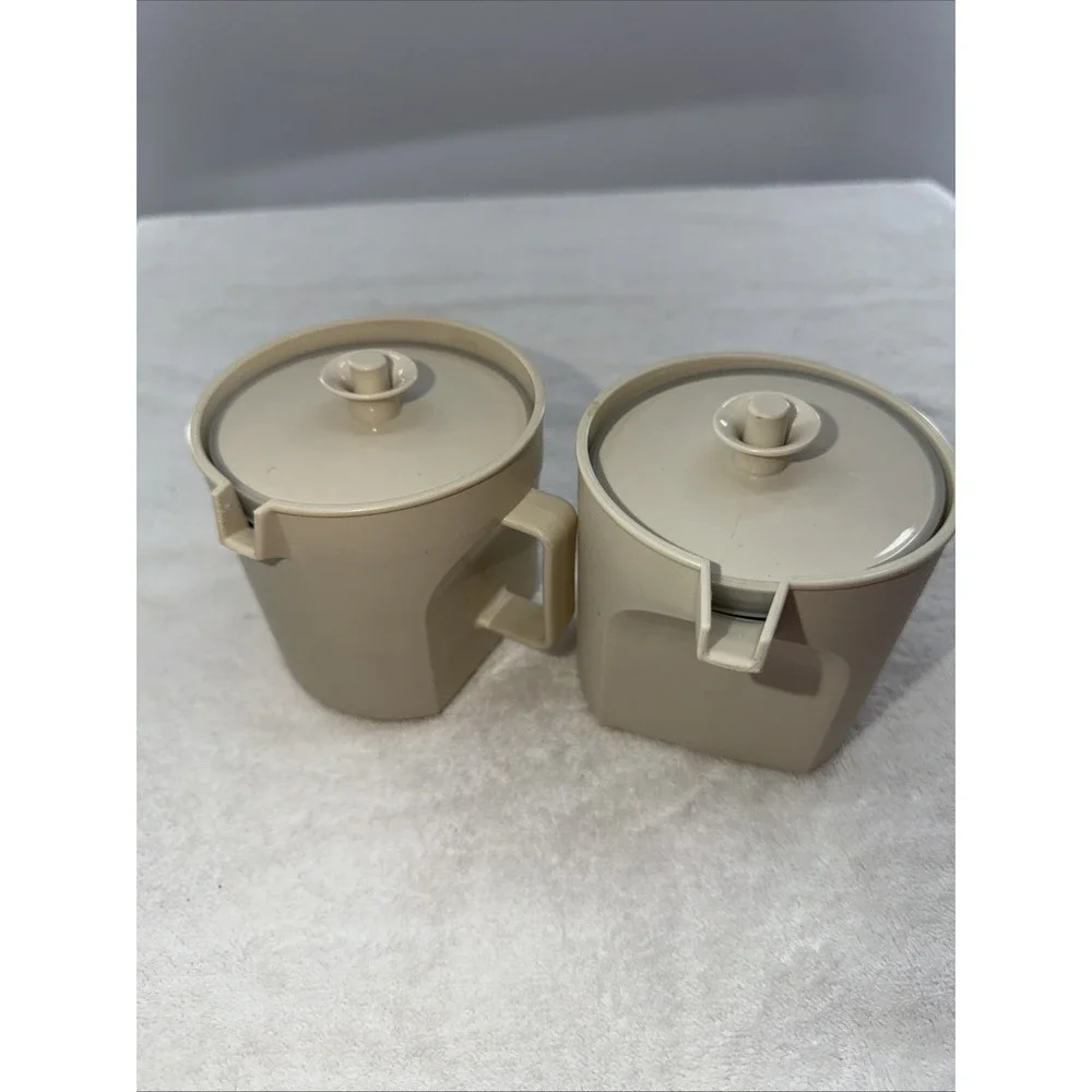 Vintage Tupperware Creamer and Sugar Bowl Set 1414-4 1415-2